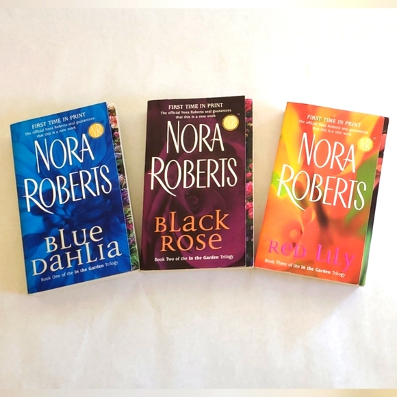 NORA ROBERTS ALL 3 BOOKS OF THE GARDEN TRILOGY - Picture 1 of 2